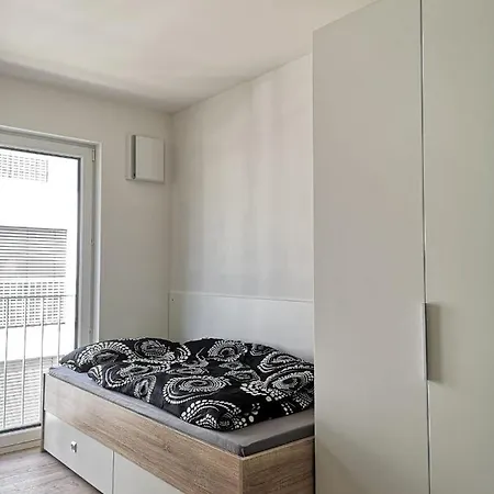 Modern Flat, Wifi, Central, Calm, Clean