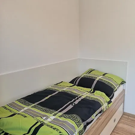 Modern Flat, Wifi, Central, Calm, Clean Apartment *